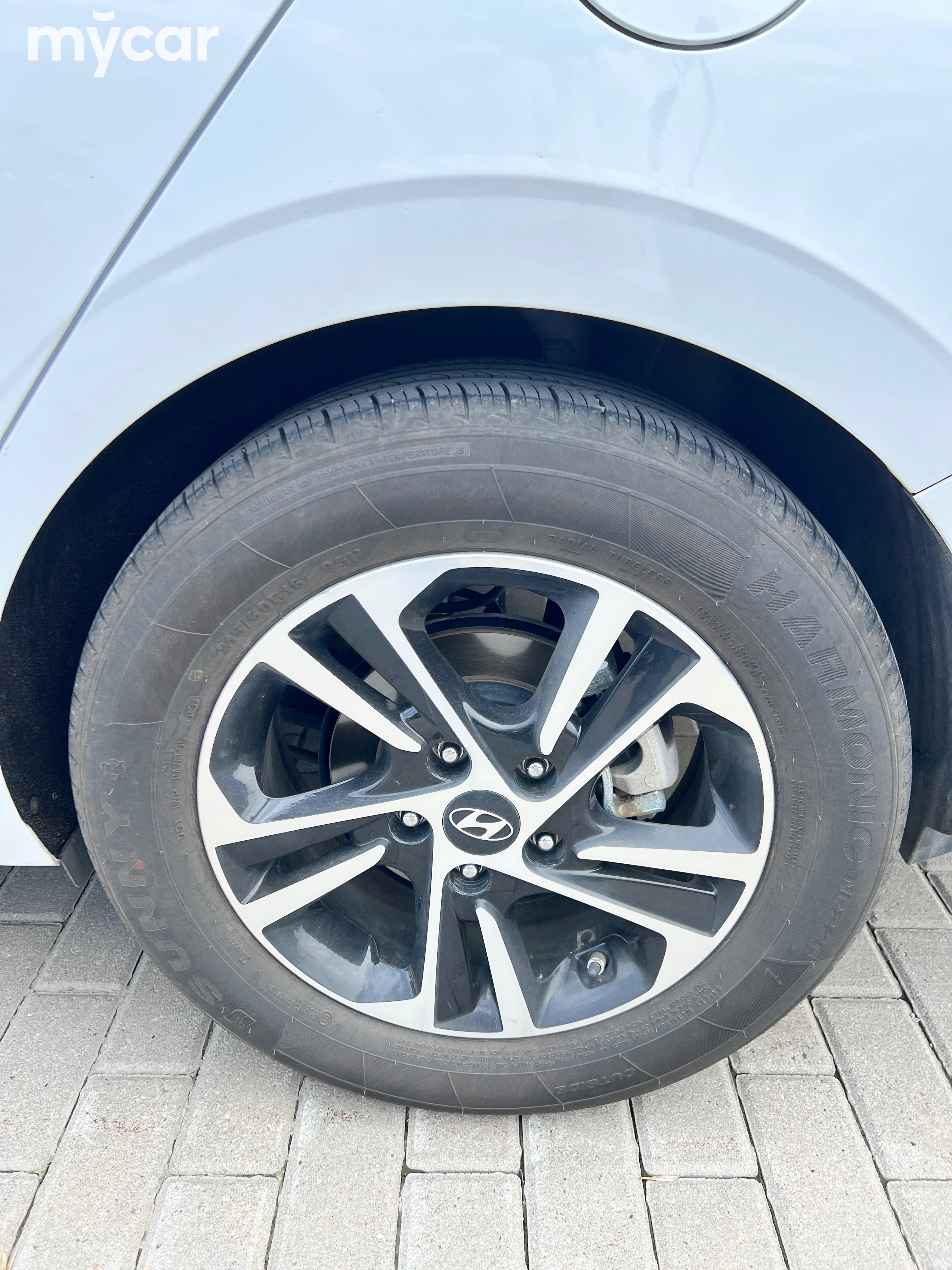 Hyundai Elantra 2024