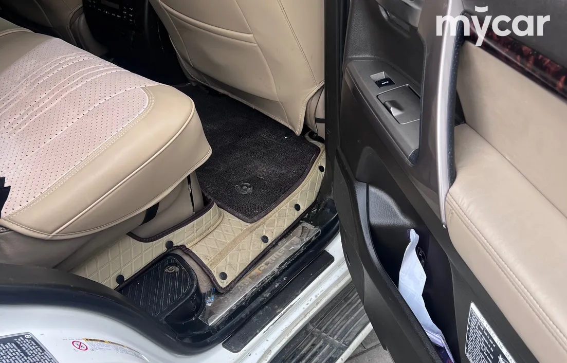 Toyota Land Cruiser 2010