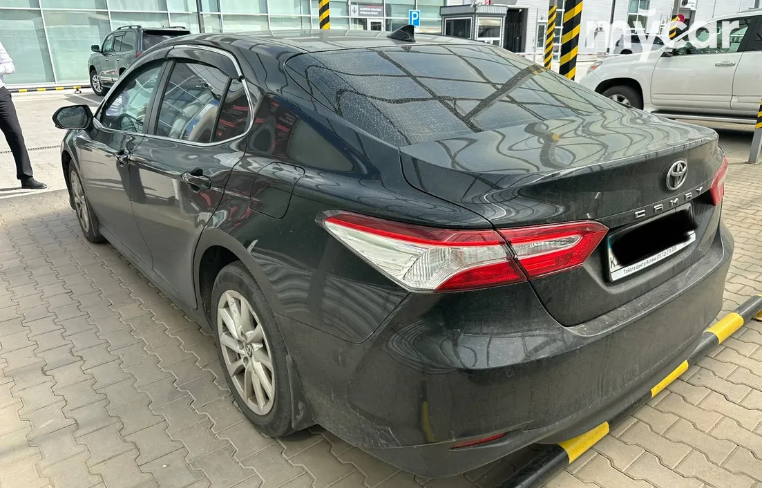 Toyota Camry 2021