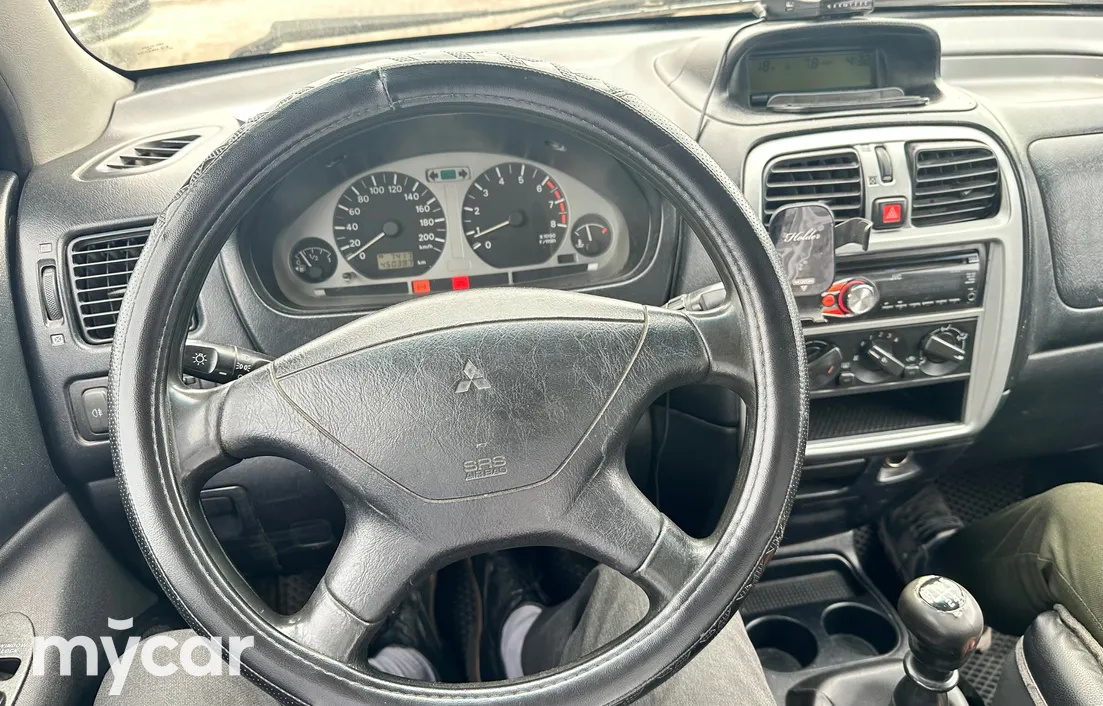 Mitsubishi Space Star 2002