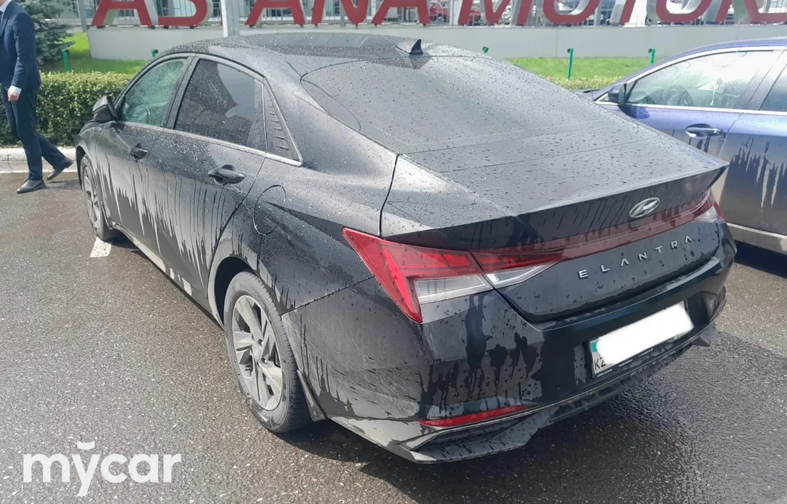 Hyundai Elantra 2023