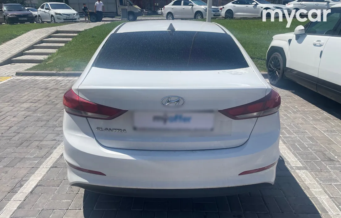 Hyundai Elantra 2016