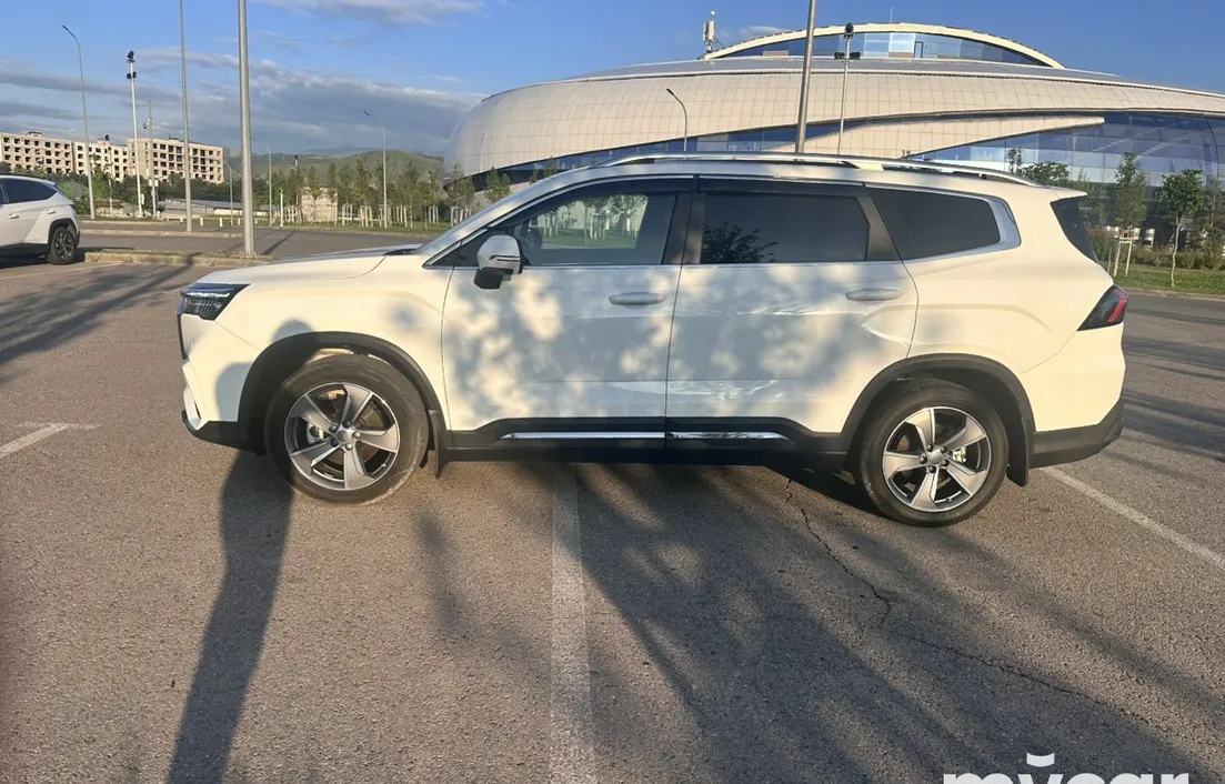 Geely Okavango 2025