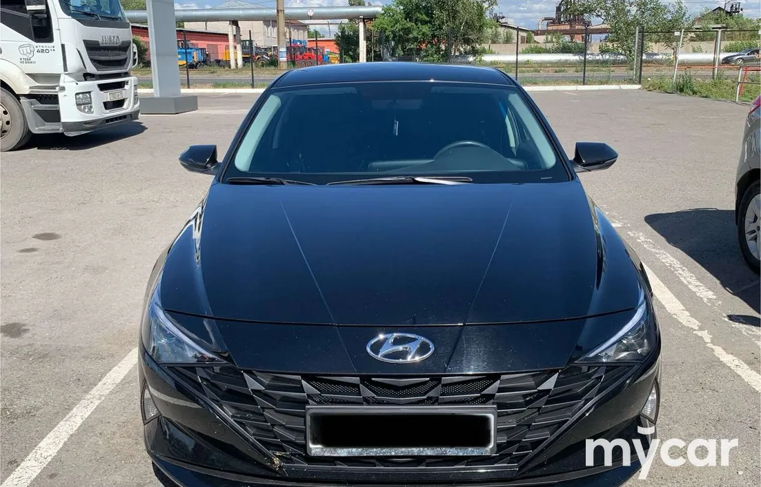 Hyundai Elantra 2023