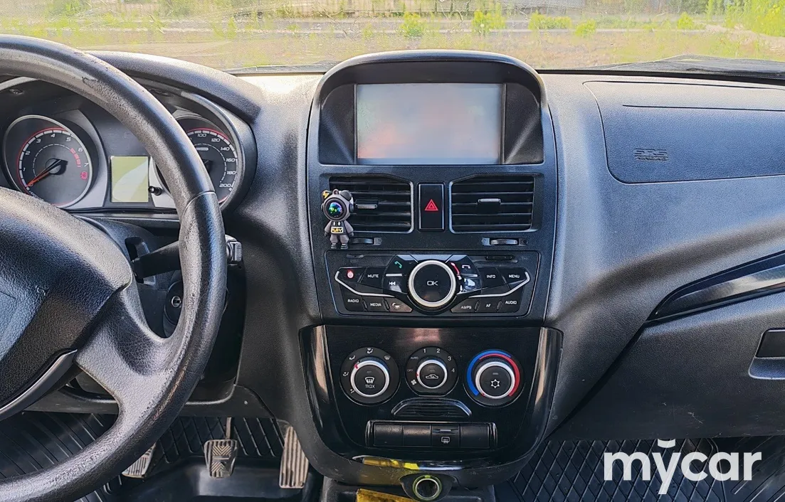 LADA Kalina 2013