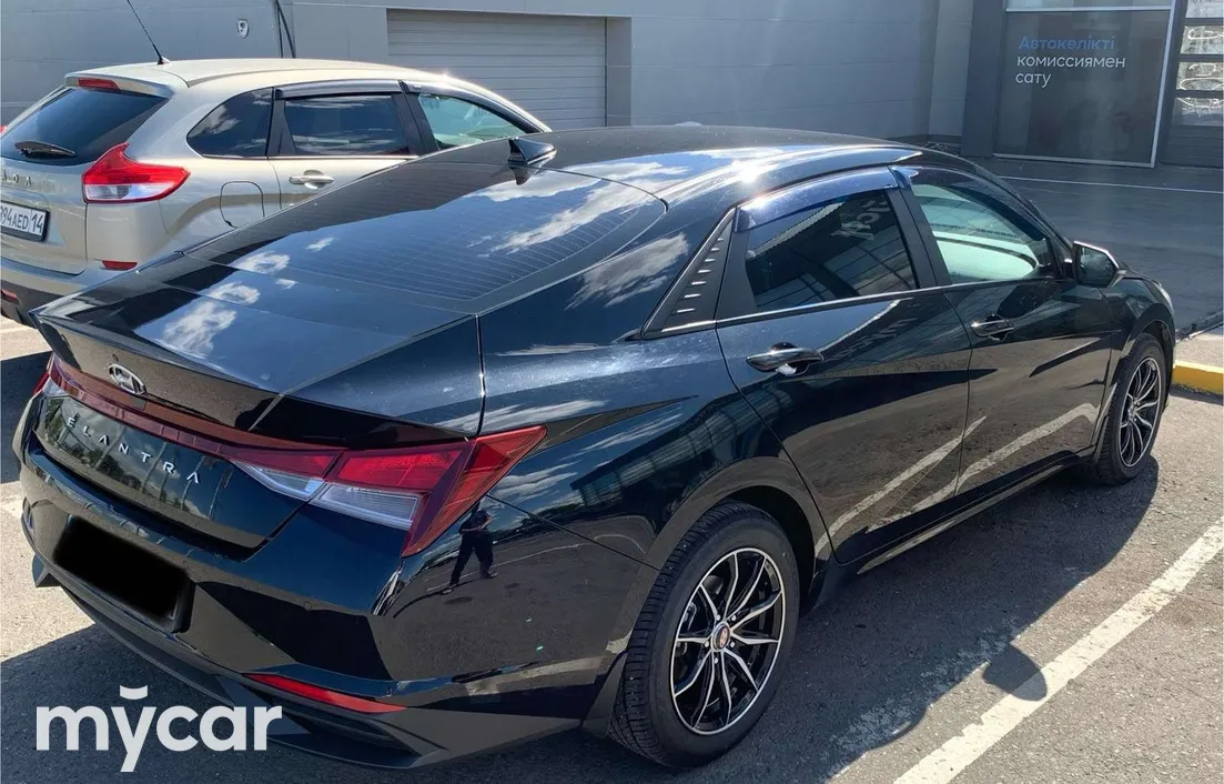 Hyundai Elantra 2023