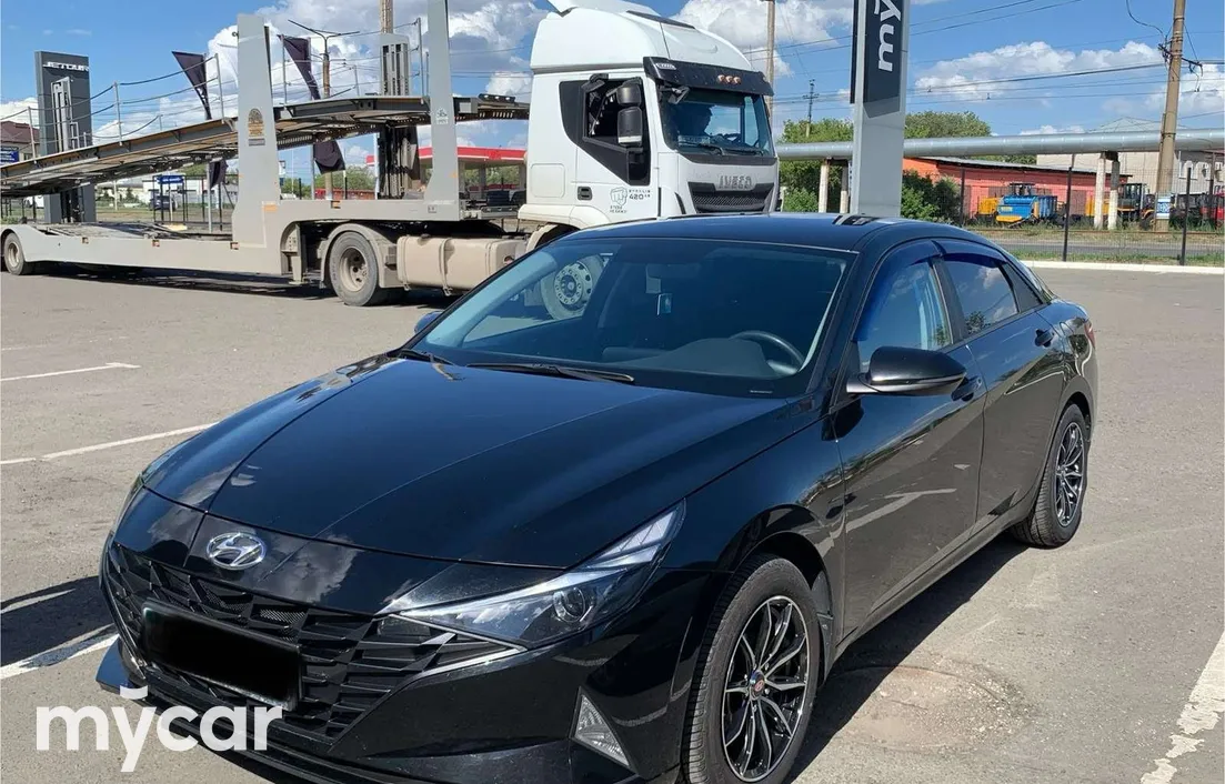 Hyundai Elantra 2023