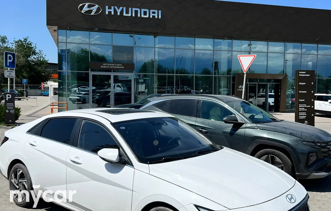Hyundai Elantra 2024