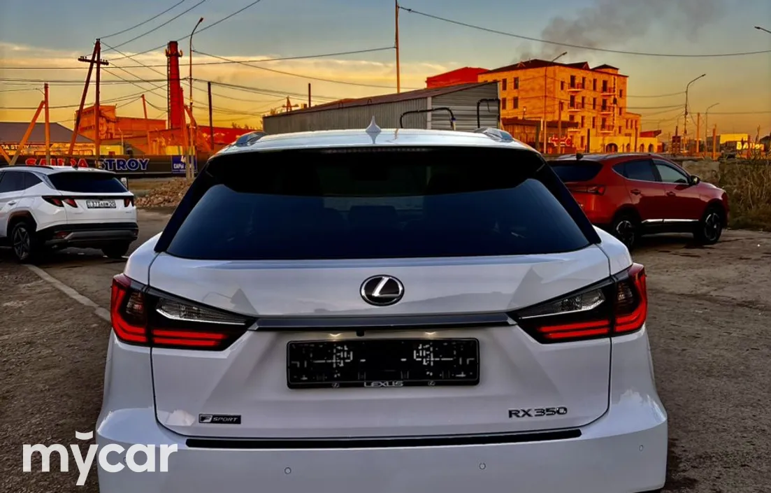 Lexus RX 2021