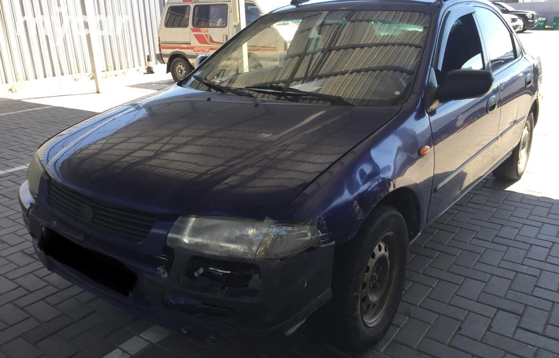 Mazda 323 1995