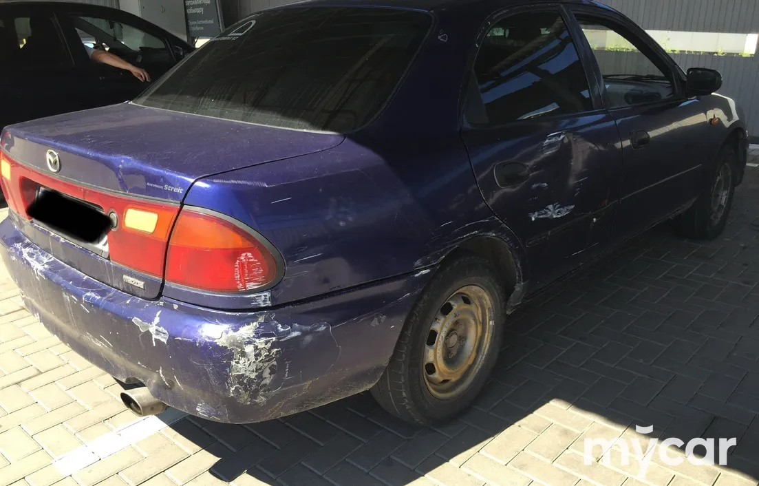 Mazda 323 1995