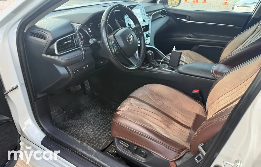 Toyota Camry 2021