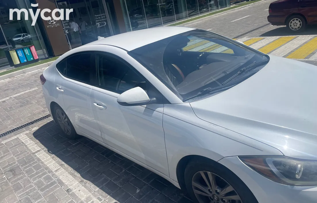 Hyundai Elantra 2016