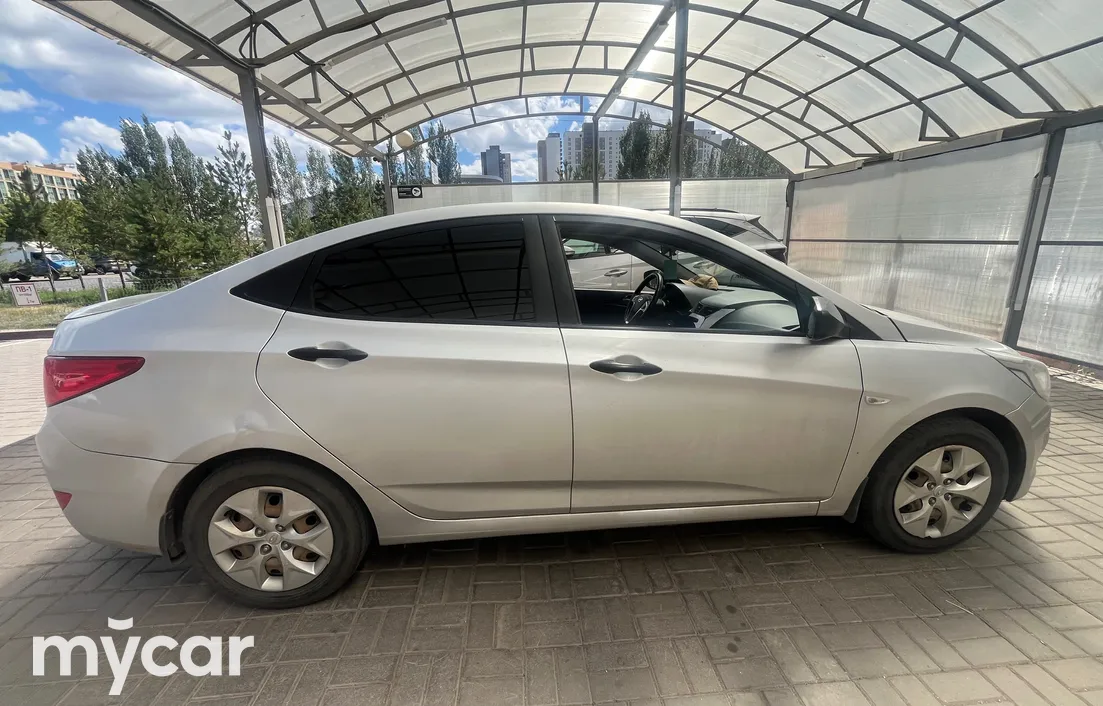 Hyundai Accent 2014