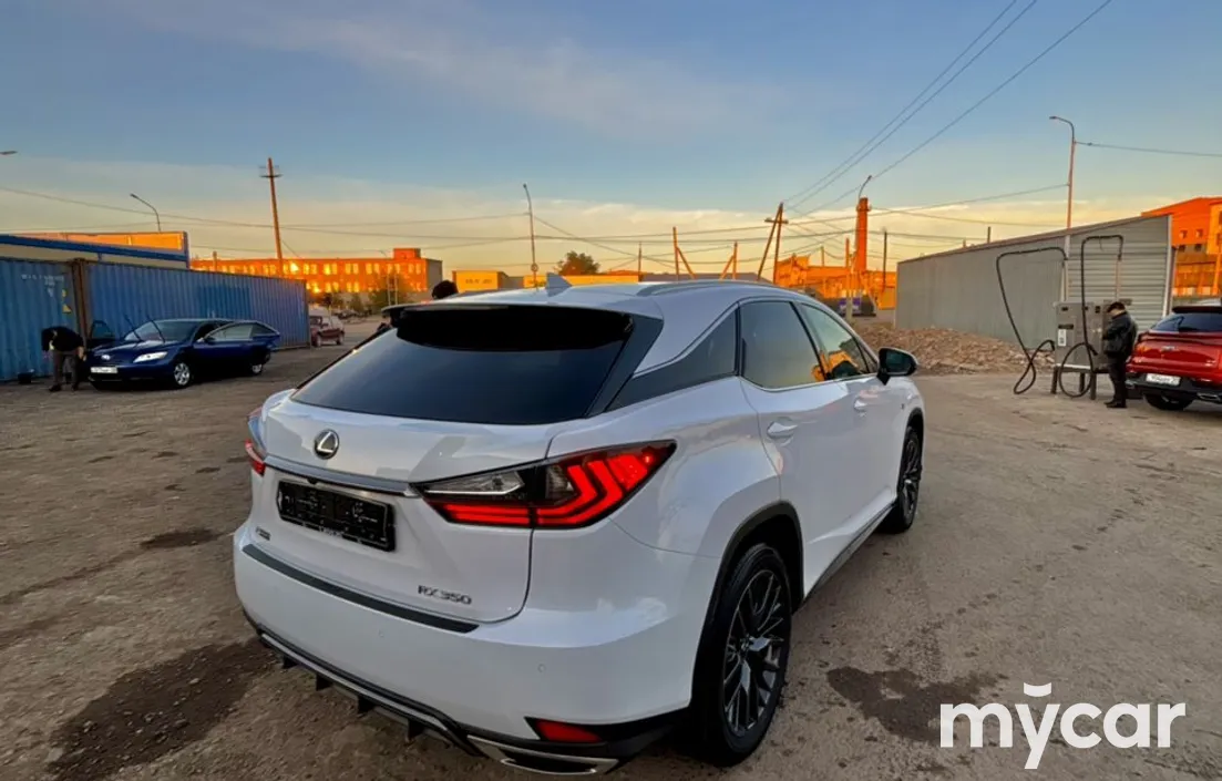 Lexus RX 2021