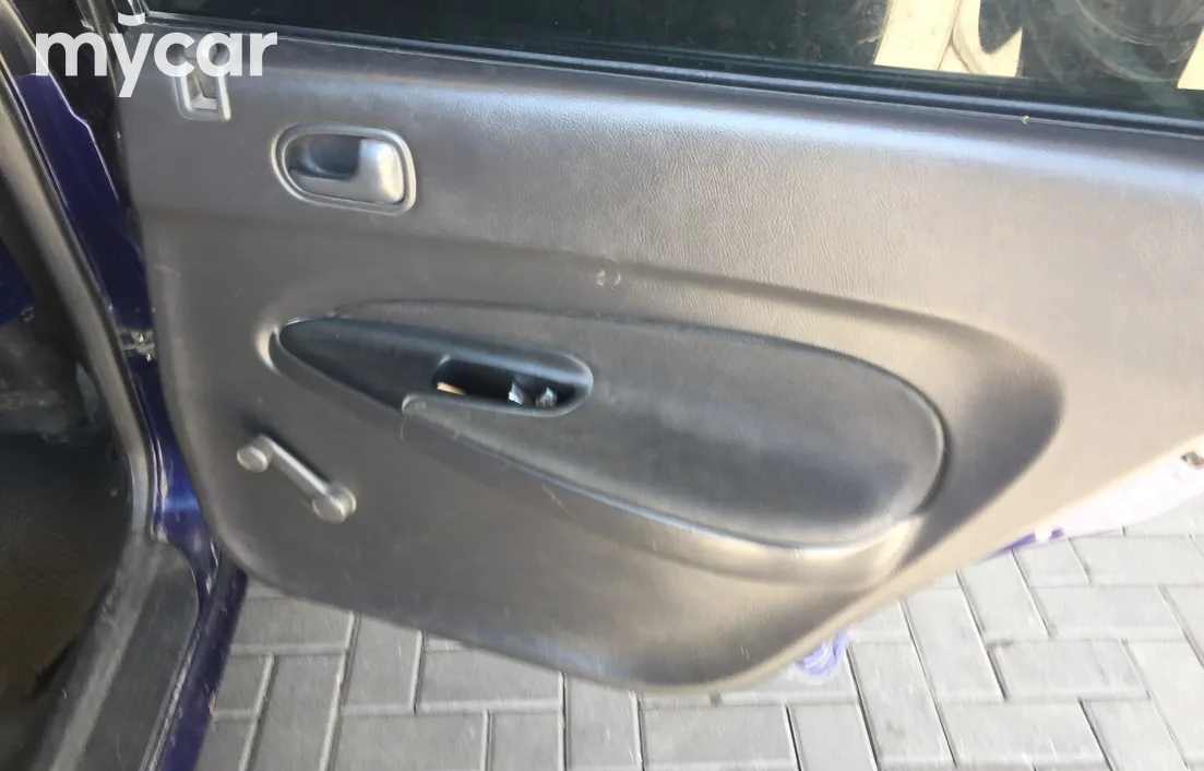 Mazda 323 1995