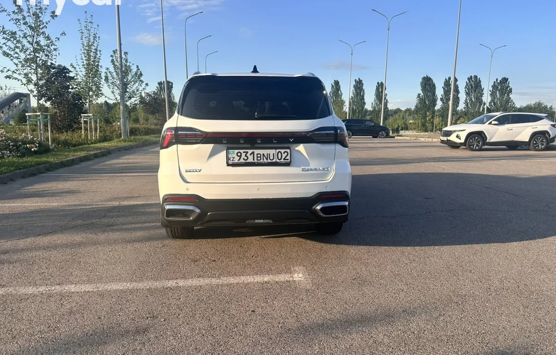 Geely Okavango 2025