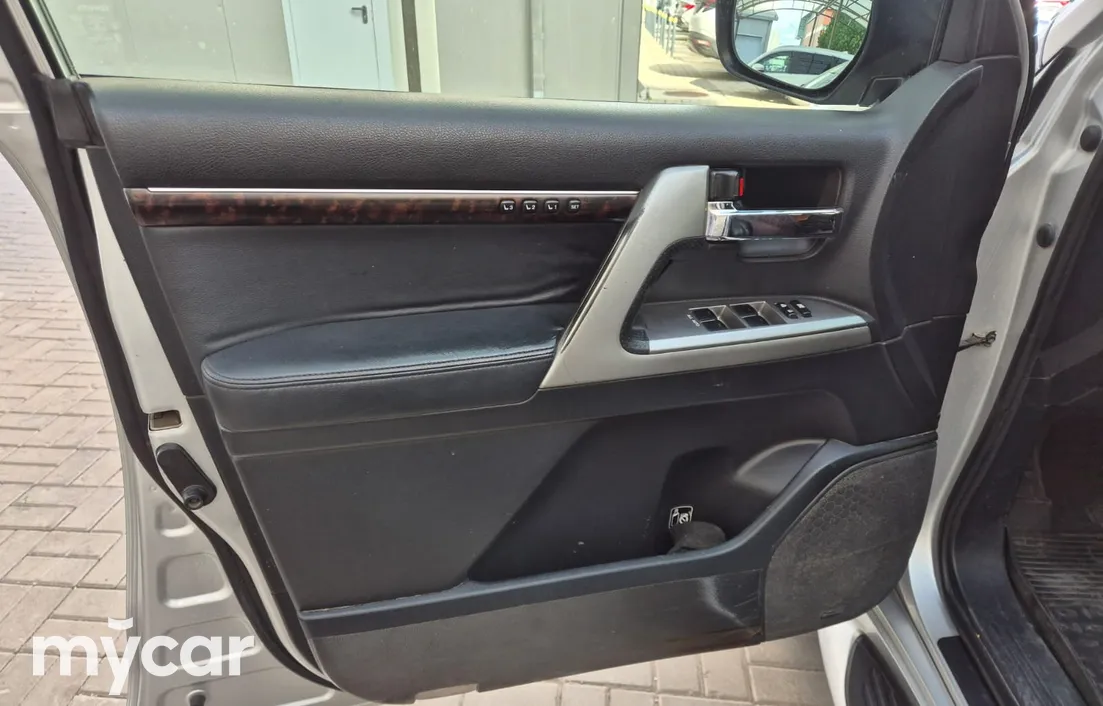 Toyota Land Cruiser 2014