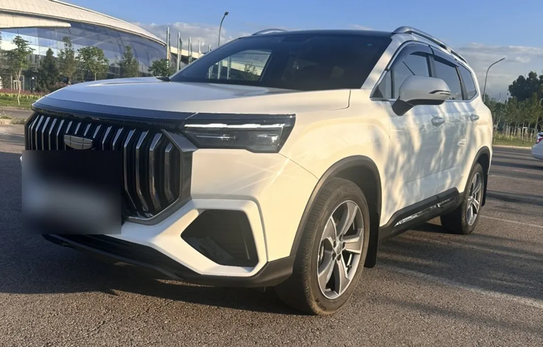 Geely Okavango 2025