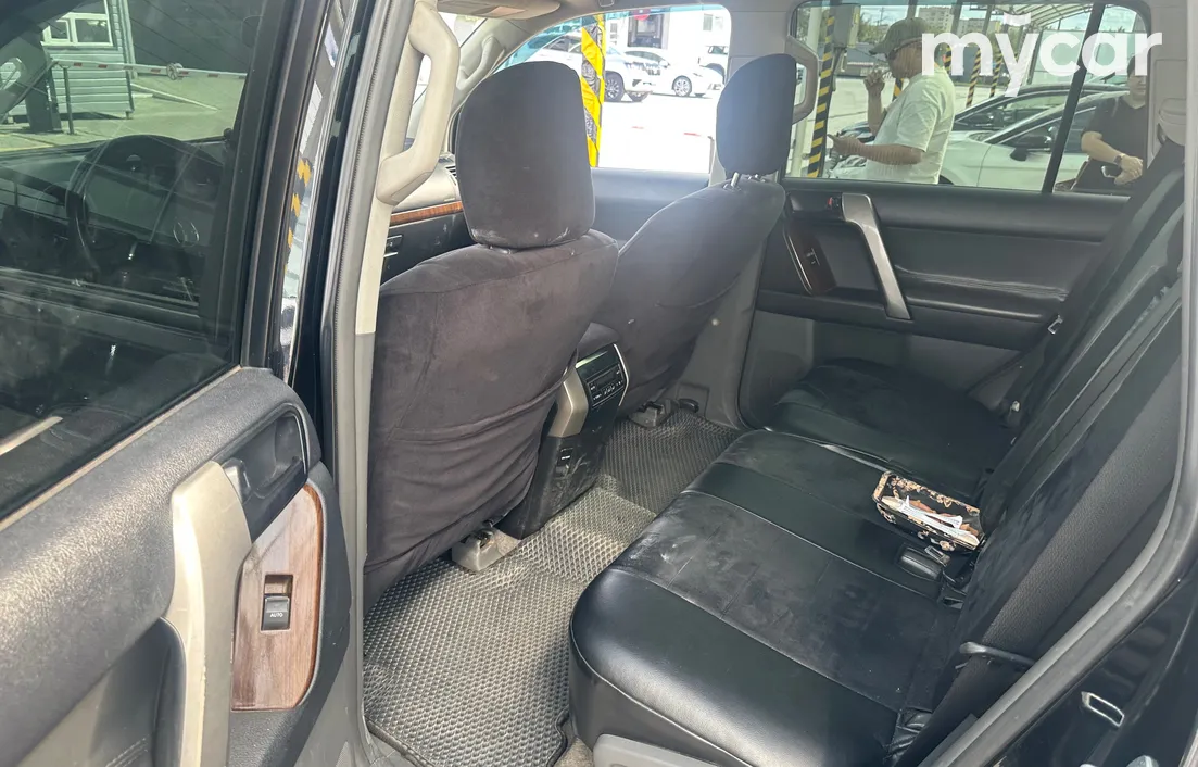 Toyota Land Cruiser Prado 2012