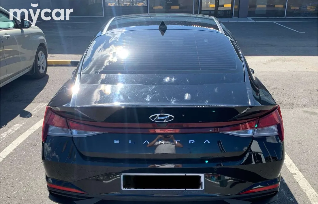 Hyundai Elantra 2023