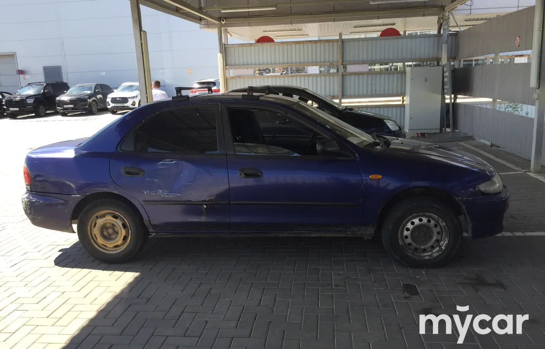 Mazda 323 1995