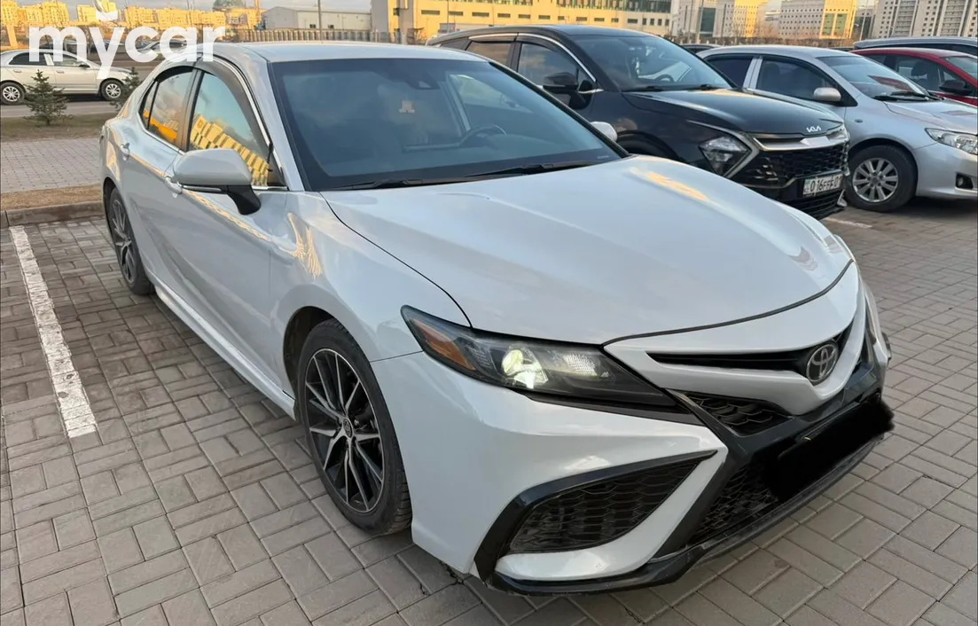 Toyota Camry 2021