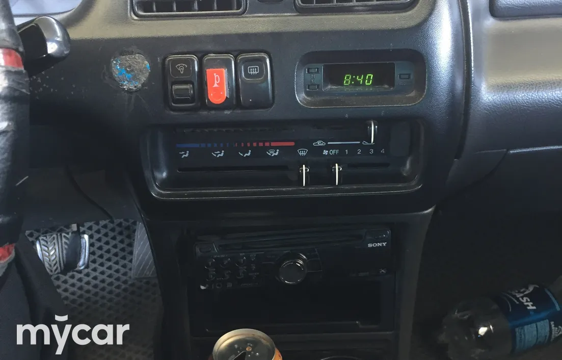 Mazda 323 1995