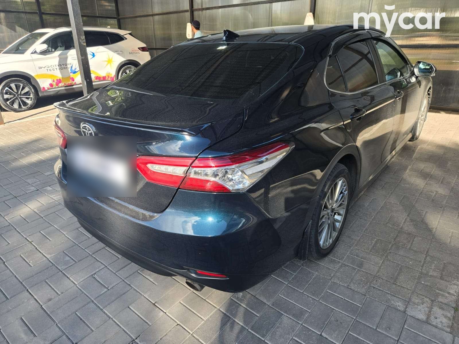 Toyota Camry 2021