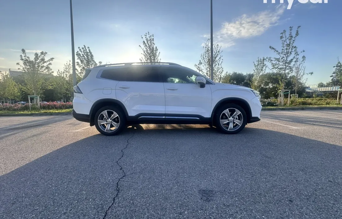 Geely Okavango 2025