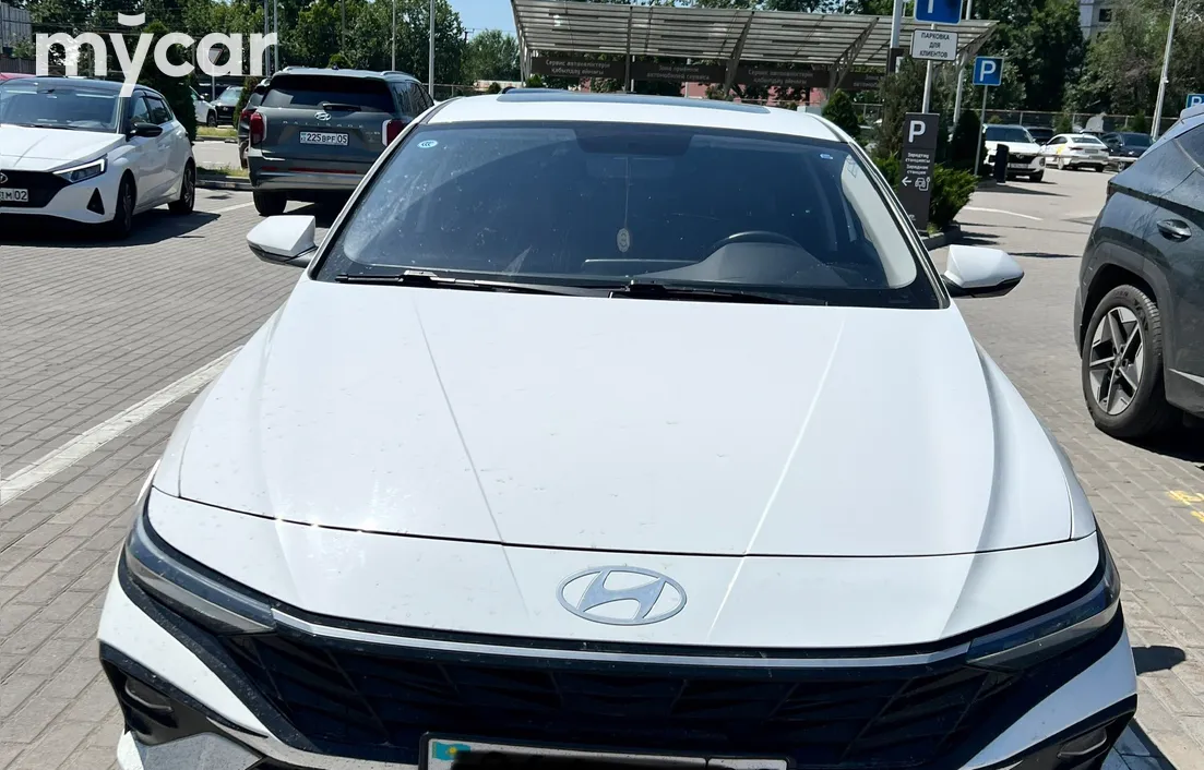 Hyundai Elantra 2024