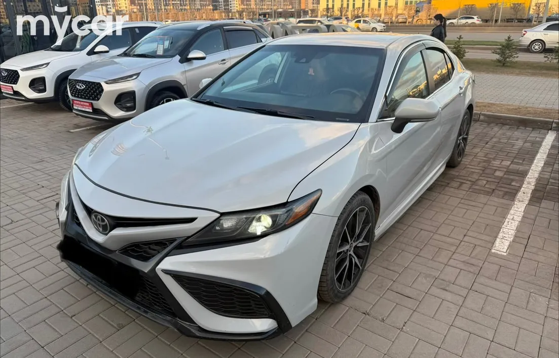 Toyota Camry 2021