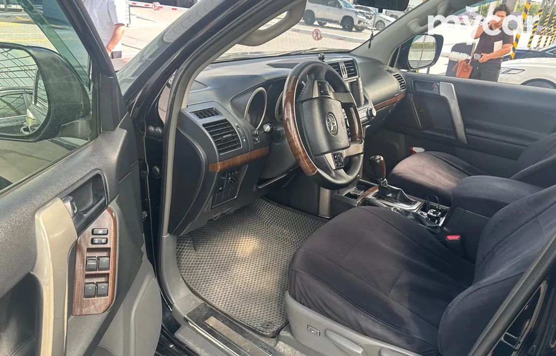 Toyota Land Cruiser Prado 2012