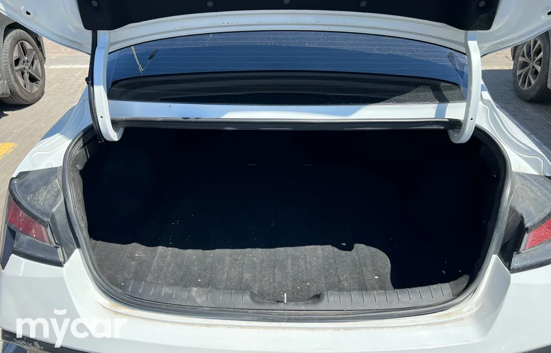 Hyundai Elantra 2024