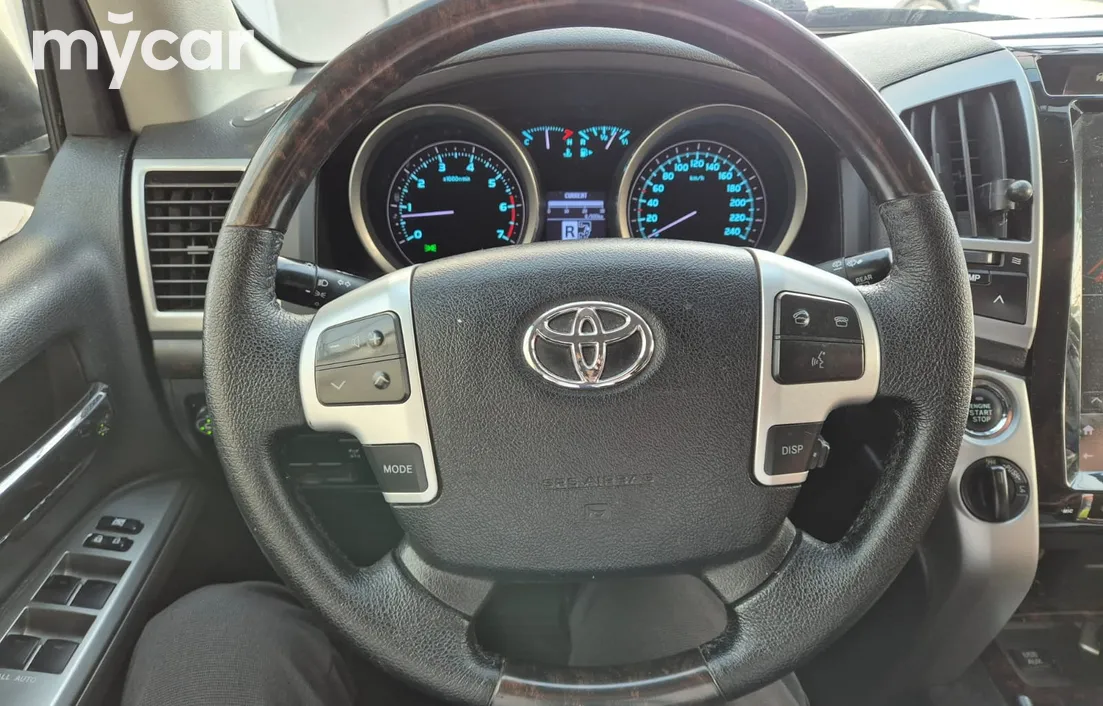 Toyota Land Cruiser 2014
