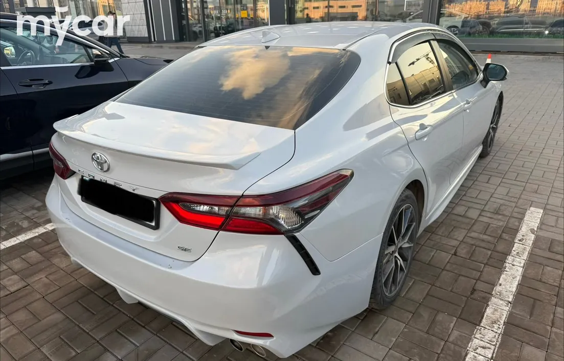 Toyota Camry 2021