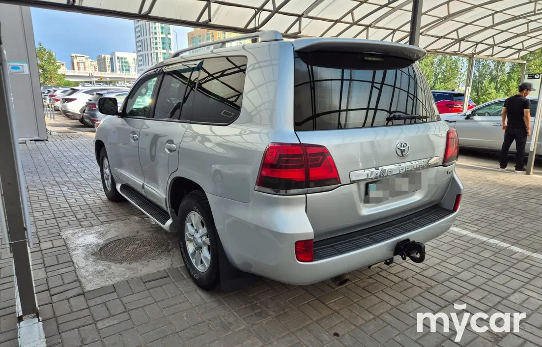 Toyota Land Cruiser 2014