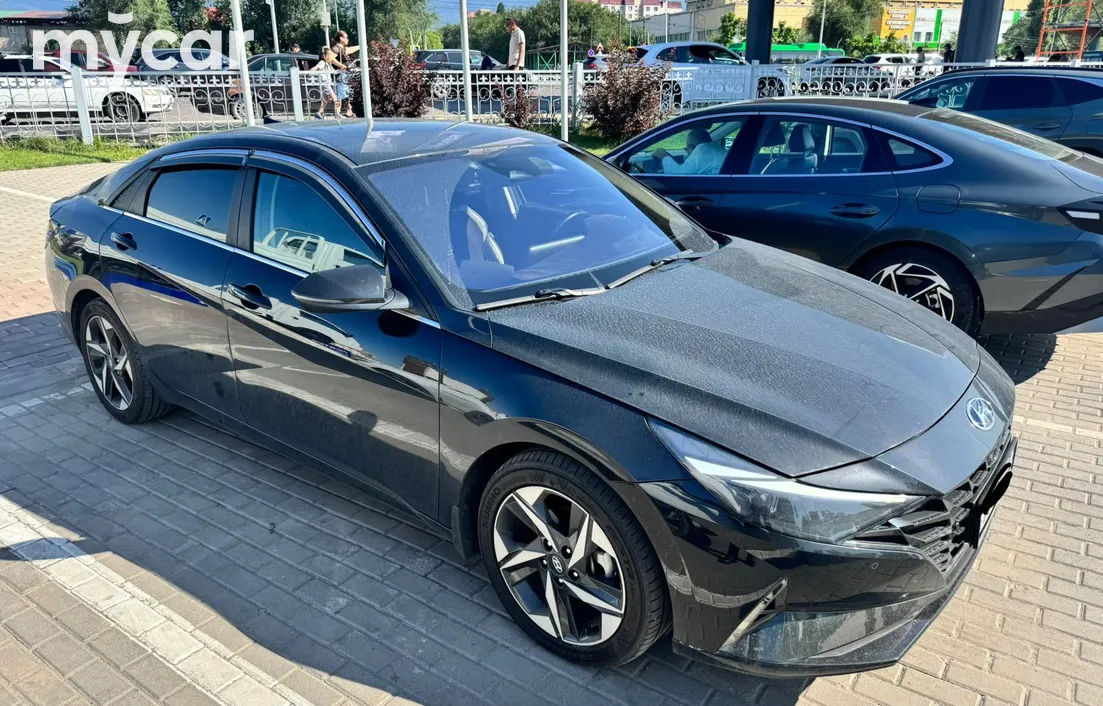 Hyundai Elantra 2022