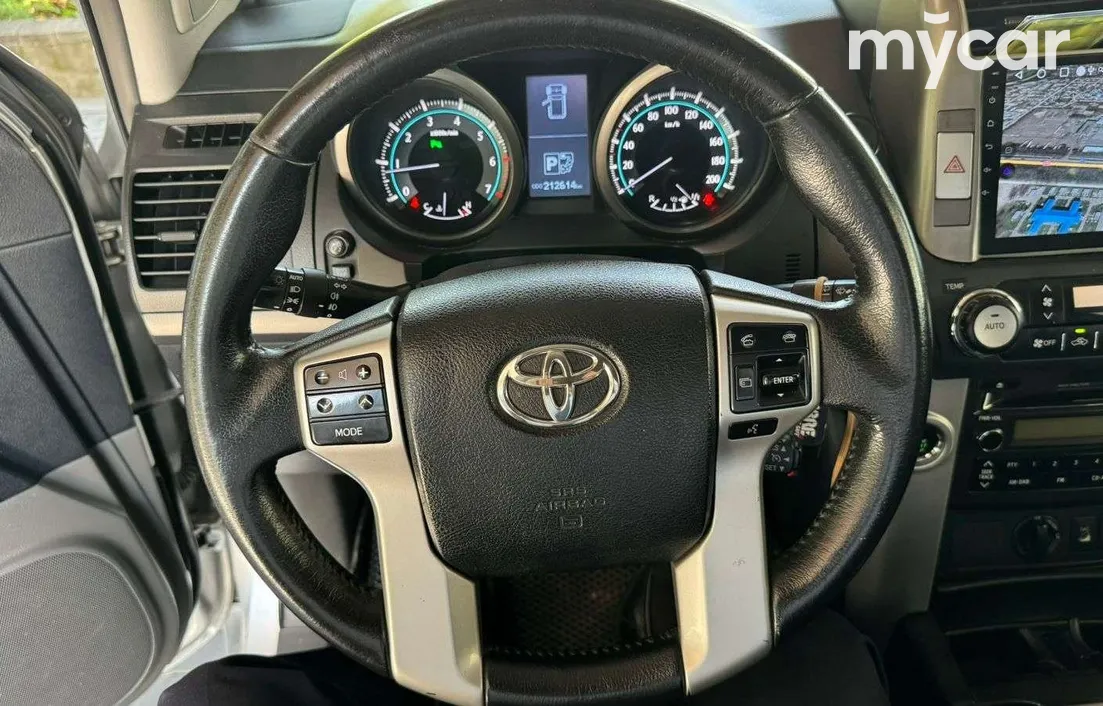 Toyota Land Cruiser Prado 2011