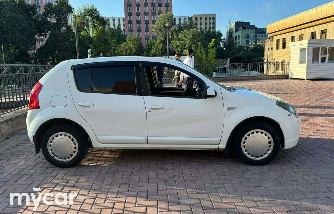 Renault Sandero 2012