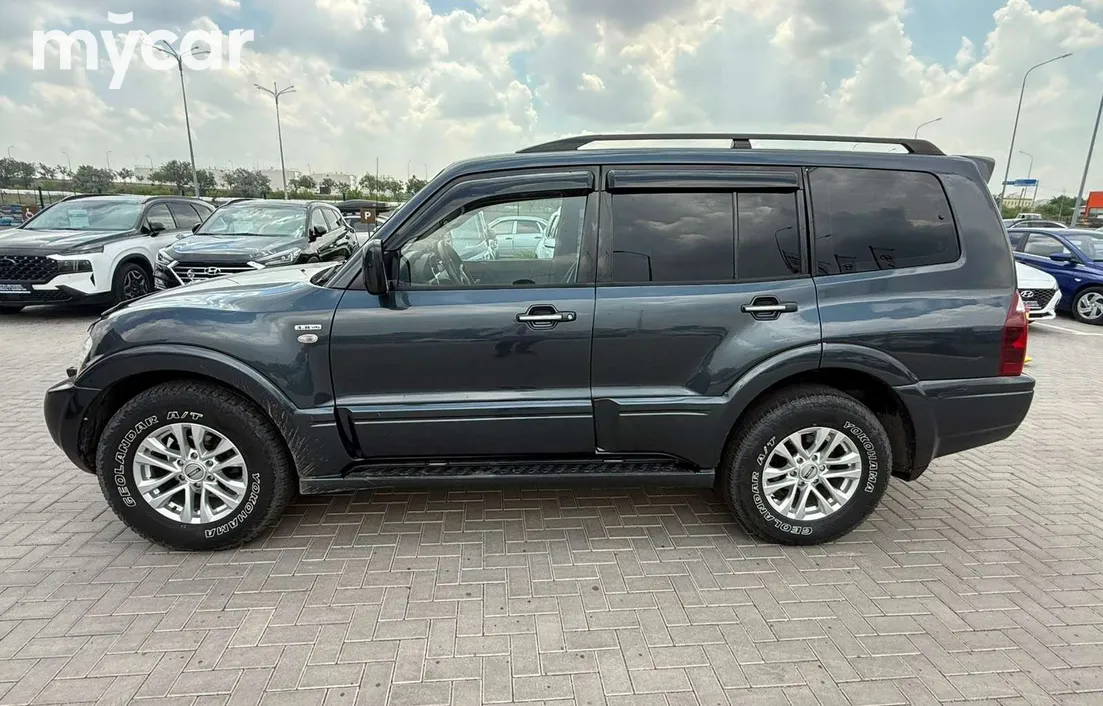 Mitsubishi Pajero 2005