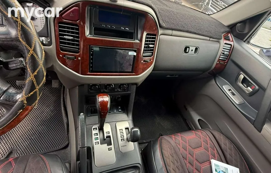 Mitsubishi Pajero 2005