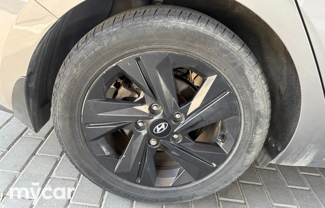 Hyundai Elantra 2021