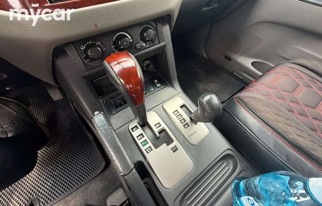 Mitsubishi Pajero 2005