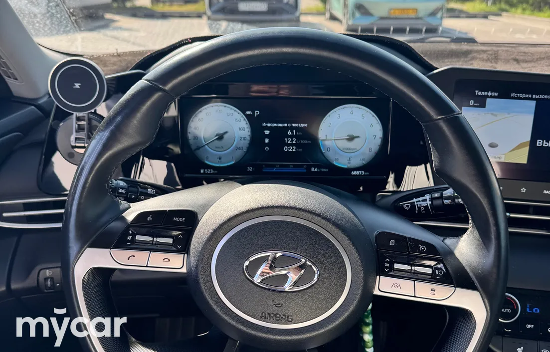 Hyundai Elantra 2022