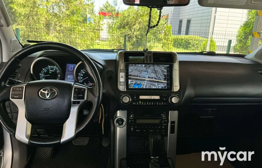 Toyota Land Cruiser Prado 2011