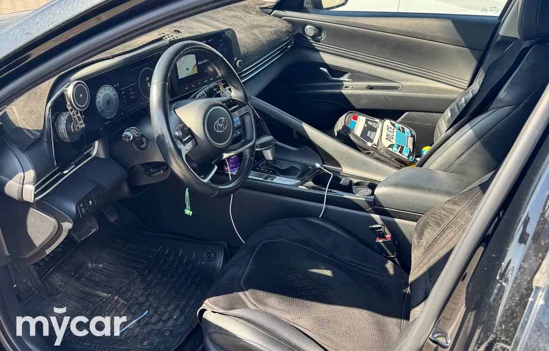 Hyundai Elantra 2022