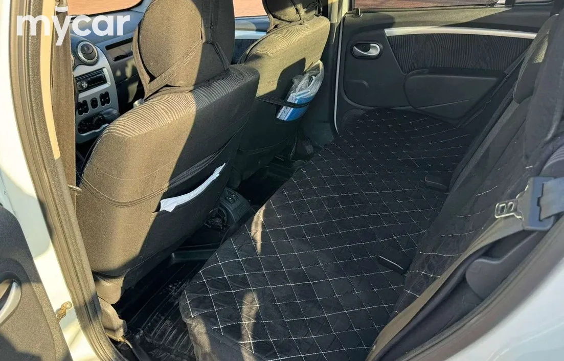 Renault Sandero 2012