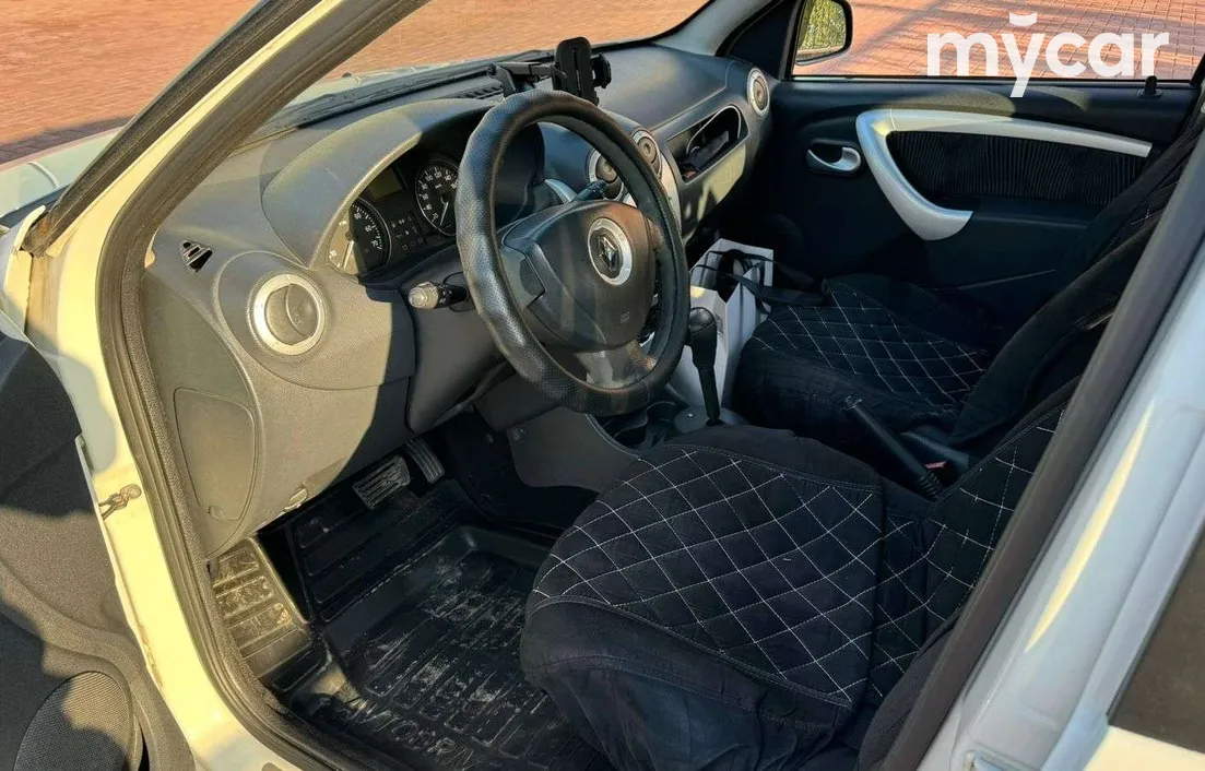 Renault Sandero 2012