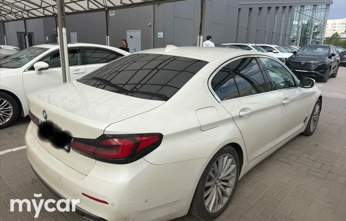 BMW 5 серия 2021